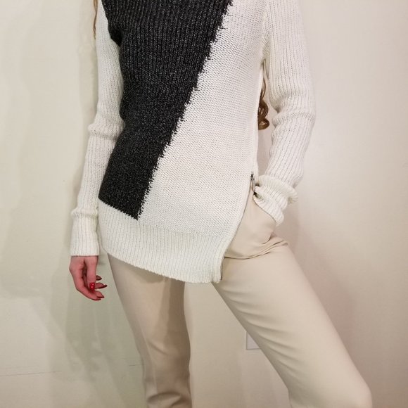 Color Block Black/White Sweater - Picture 5 of 6